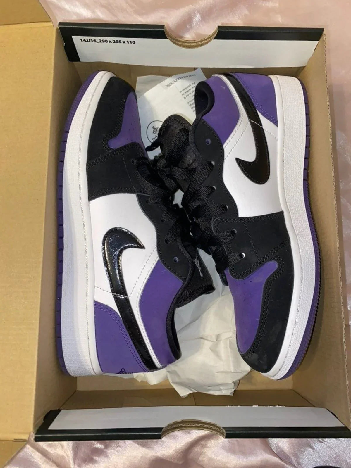 Beautiful Purple Sneakers for you. Style: Cust : 6854-0085